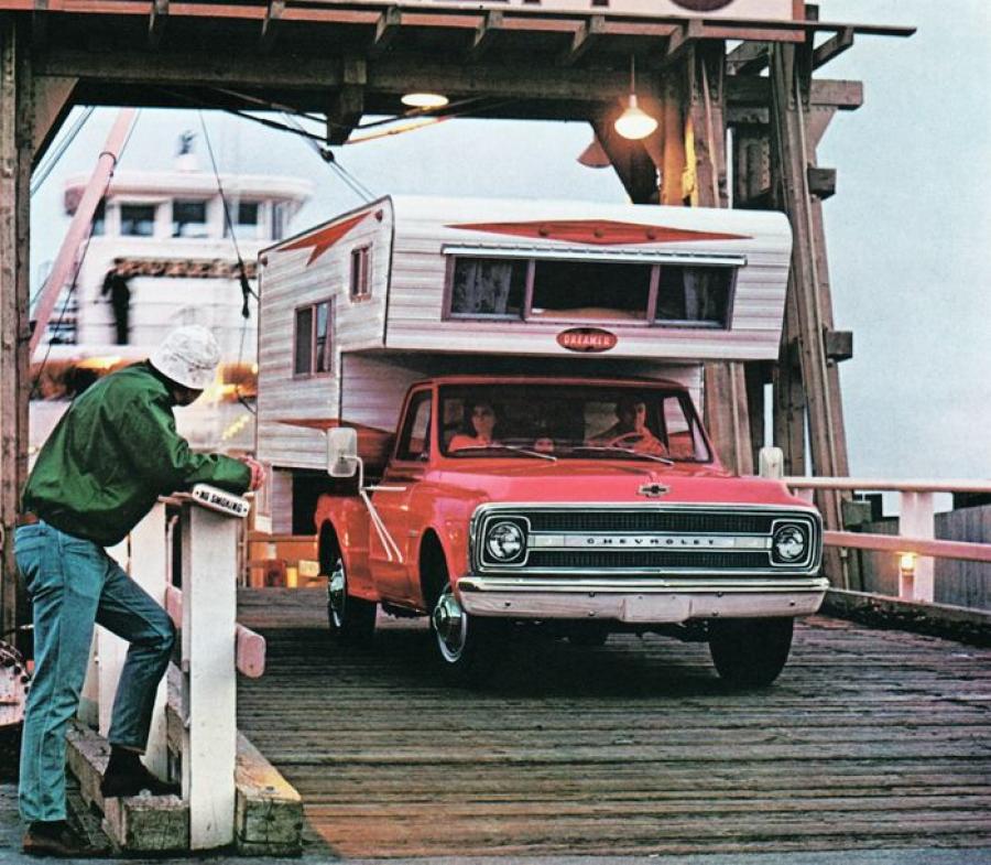  Chevrolet C20 Stepside Pickup with Dreamer Camper 1969 года  (фото 1 из 1)